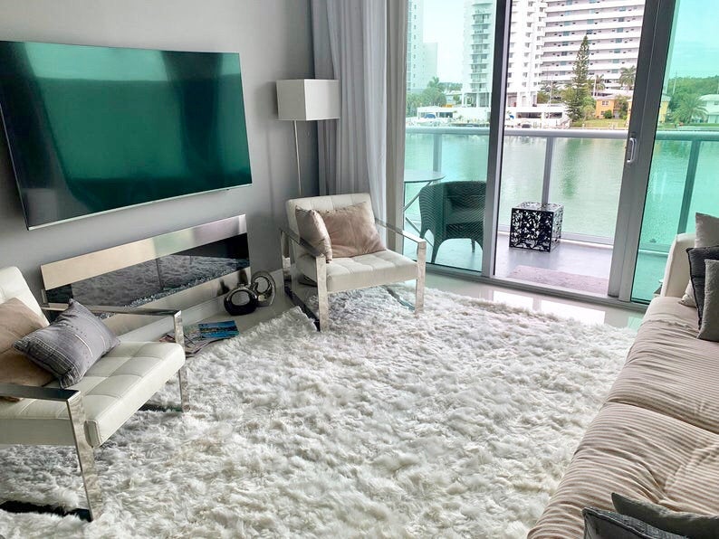 White Luxurious Alpaca fur rug area