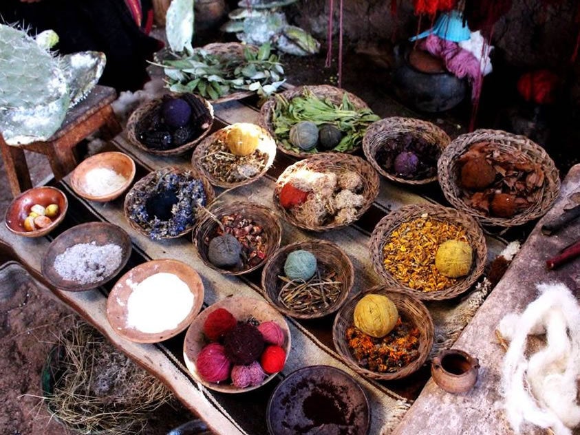 Ceinture brodée ivoire teintures organiques naturelles